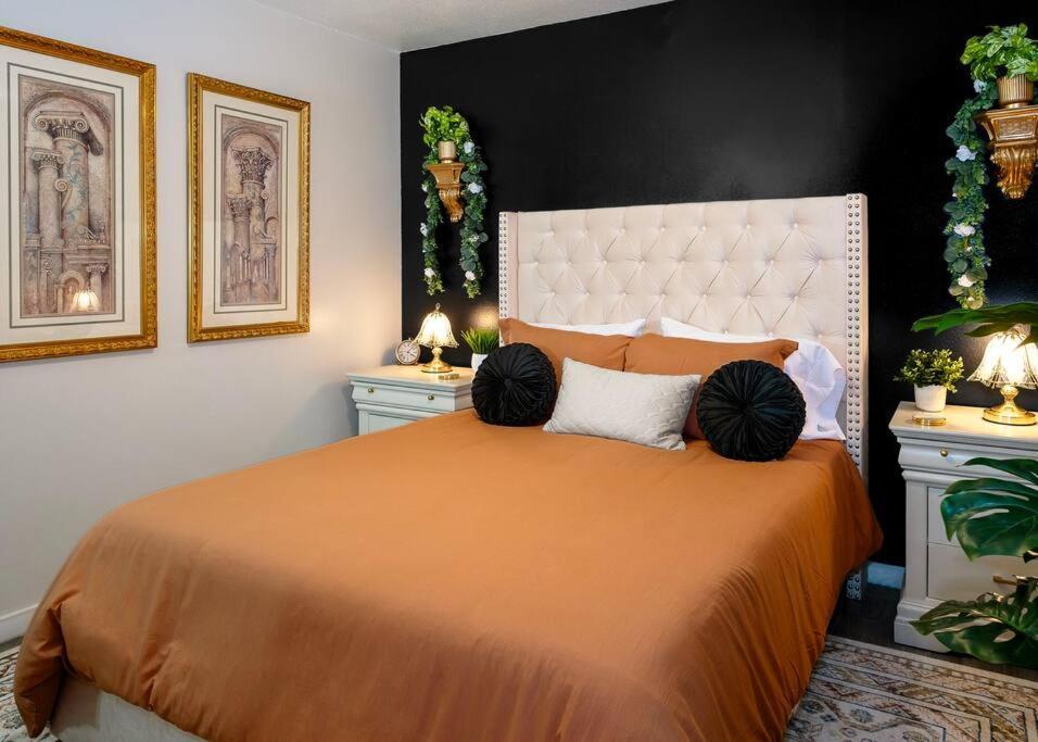 Golden - King Bed & Swimming Pool! Tempe