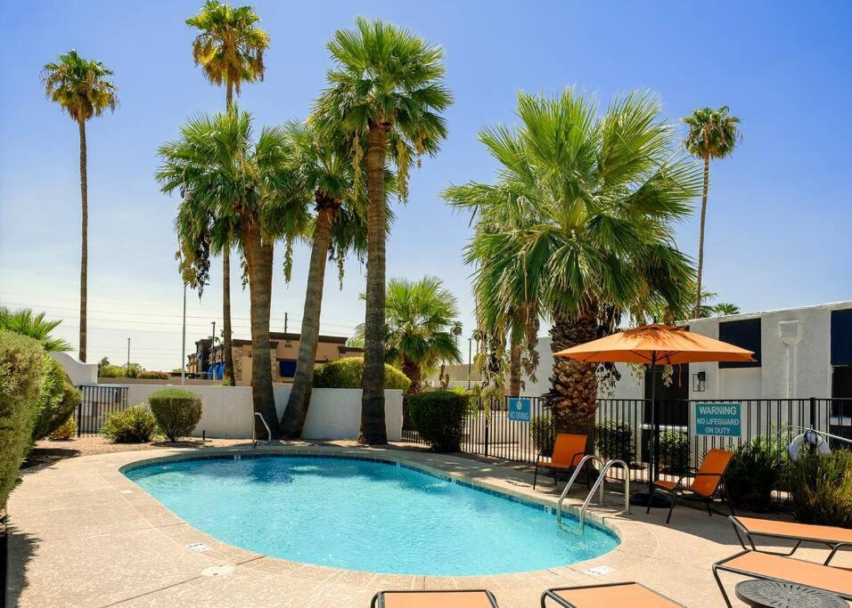 Villa Golden - King Bed & Swimming Pool!